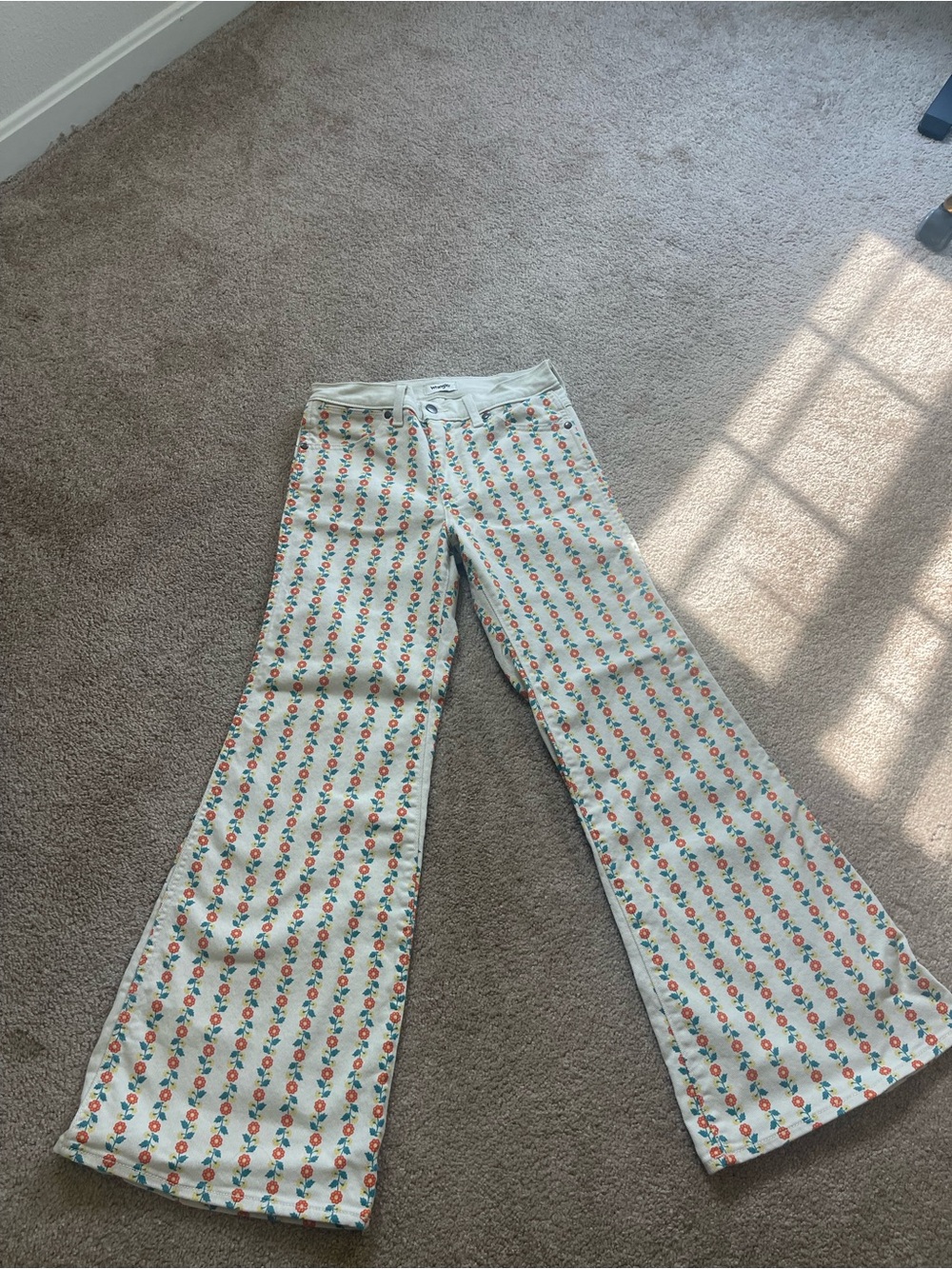 Wrangler Cream Floral-Print Flare Jeans